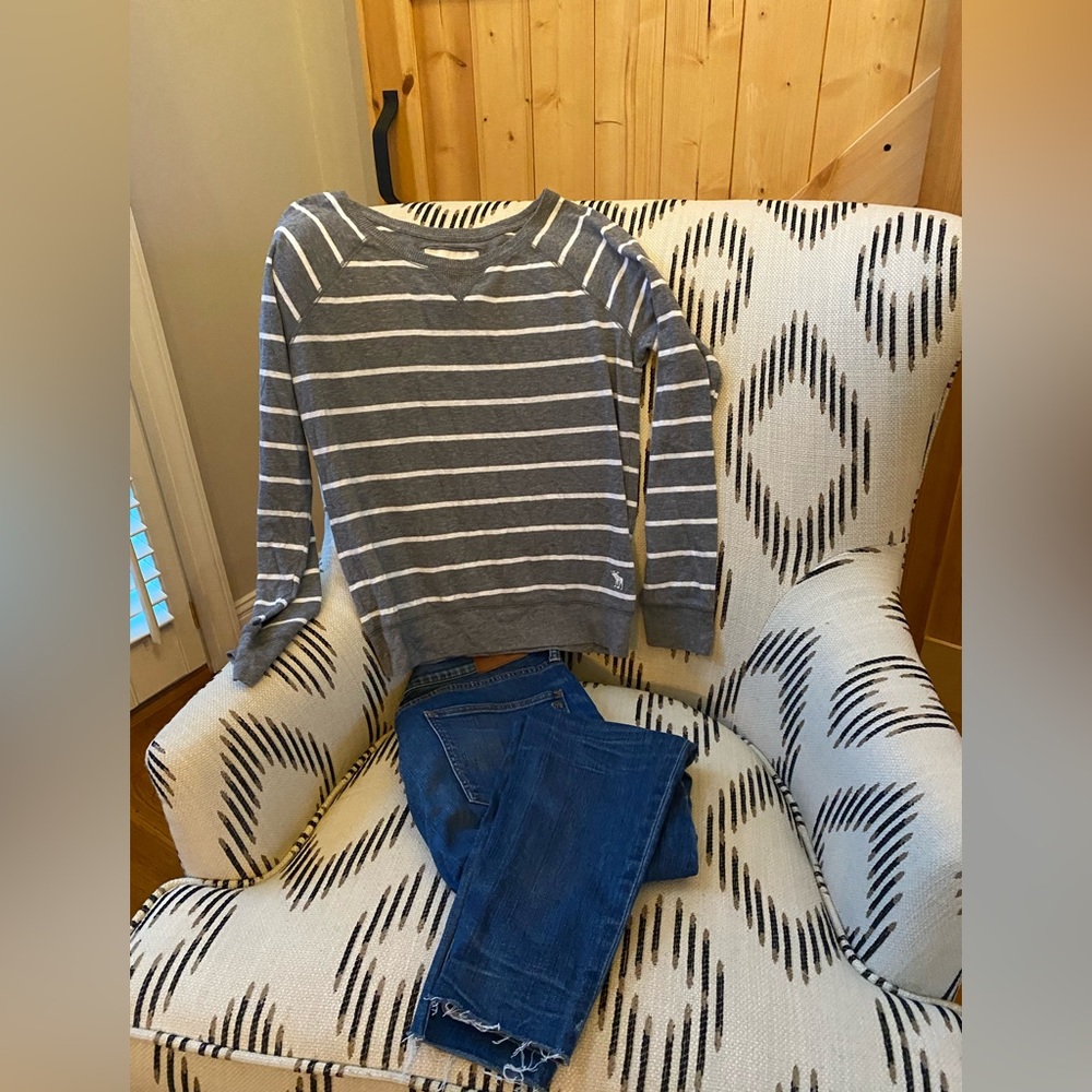Abercrombie & Fitch Gray and White Stipe Top